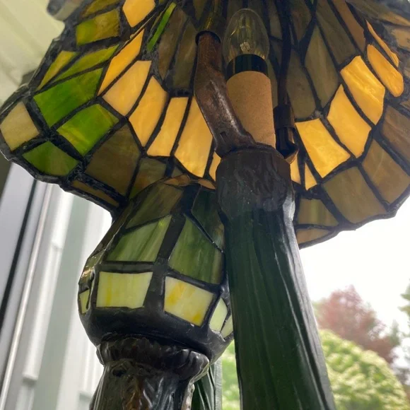 Tiffany Style  Multicolor Table Lamp - Picture 5 of 5